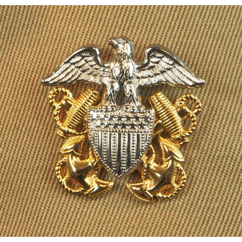 NAVY OFFICER GARRISON CAP DEVICE (Insigne de calot navy)